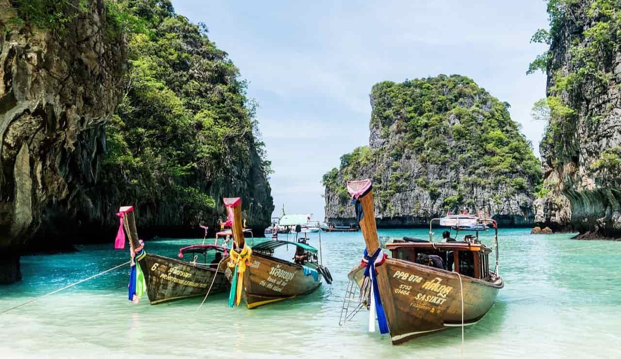 Avventura a Phuket sport acquatici e vita notturna