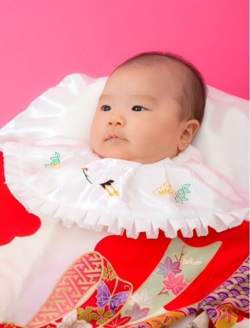 Bambino preparato per Hatsu Miyamairi