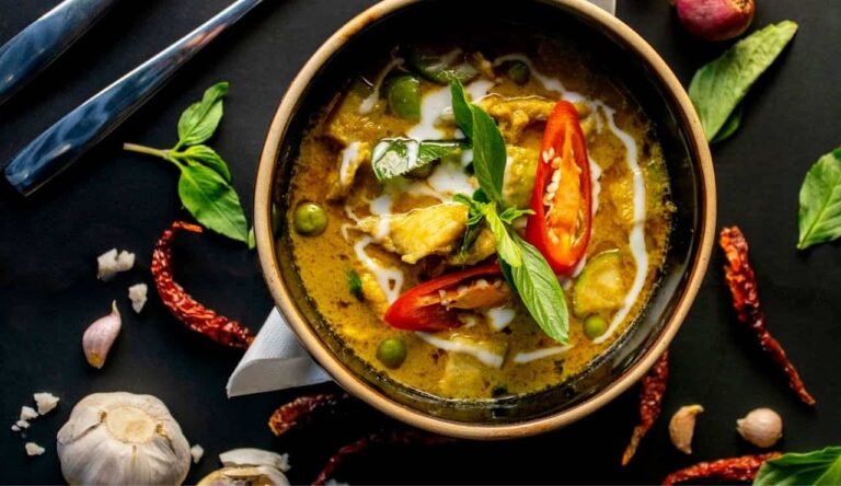 Som Tam Green Curry - il piatto che ha conquistato il mondo Green Curry il piatto che ha conquistato il mondo