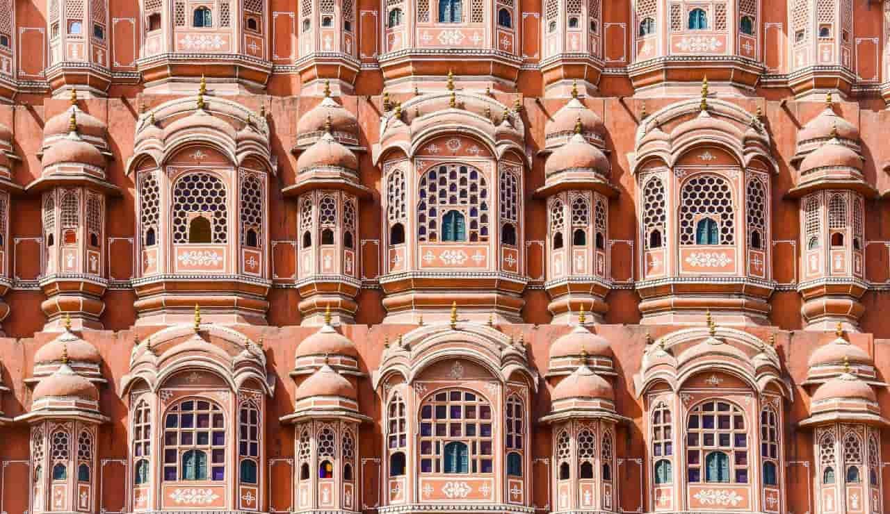 Jaipur, conosciuta anche come la Città Rosa,