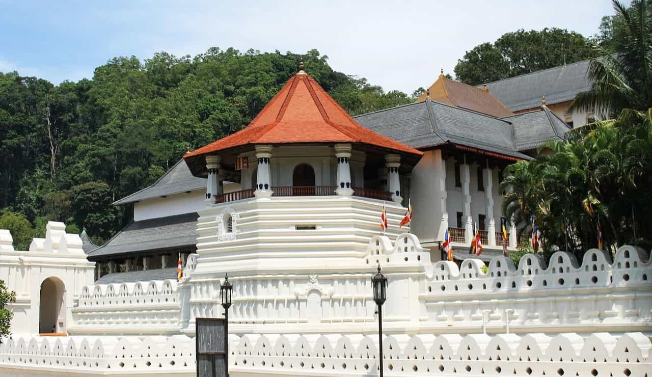 Kandy il tempio del Dente di Budda