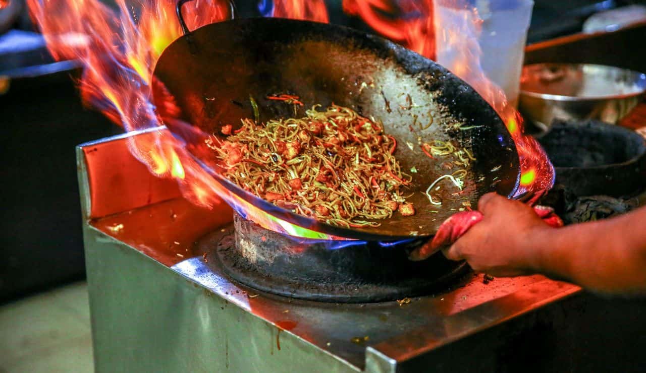 La'arb l'insalata di carne speziata che ti porterà in Thailandia