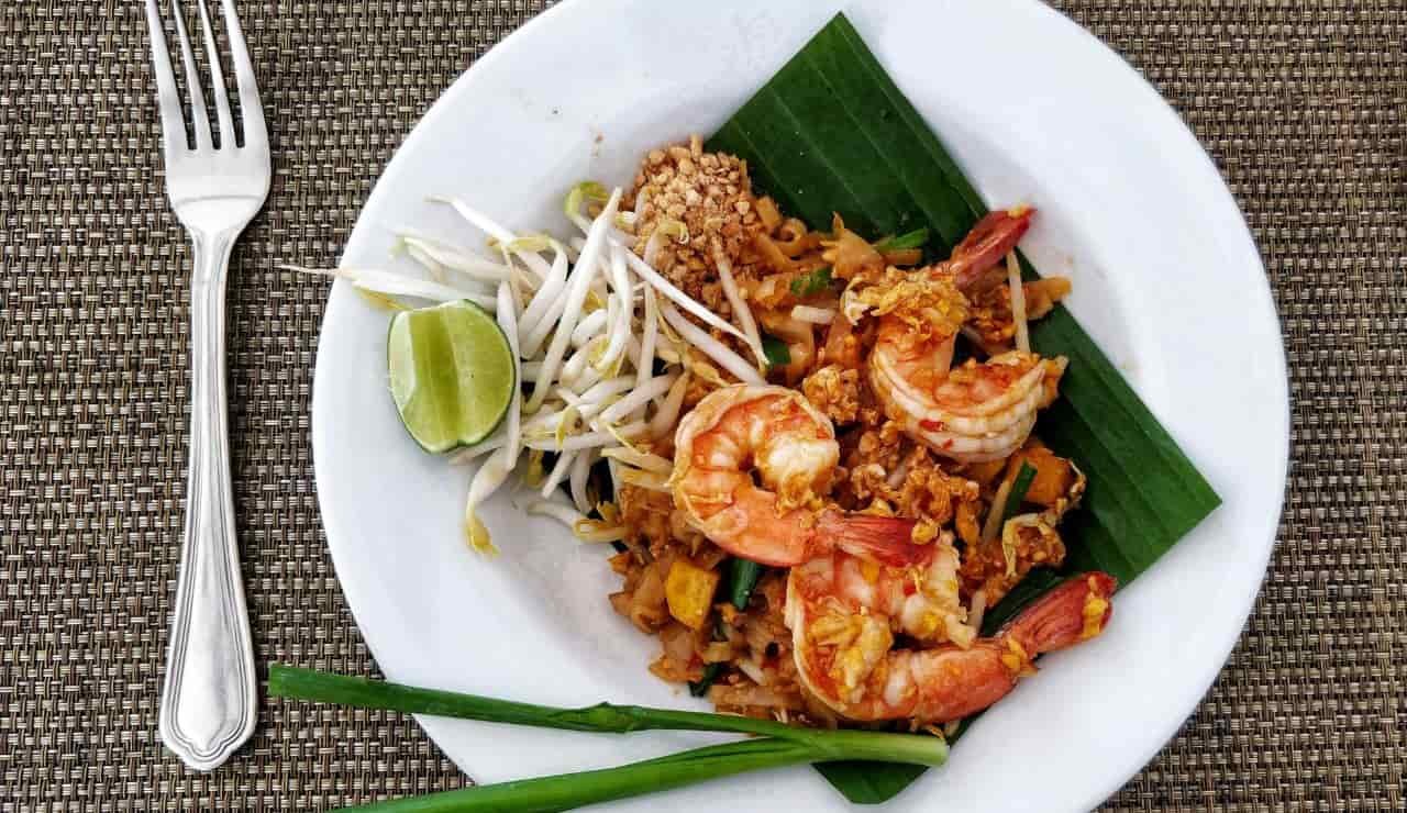 Pad Thai la ricetta autentica del classico noodle stir fry tailandese