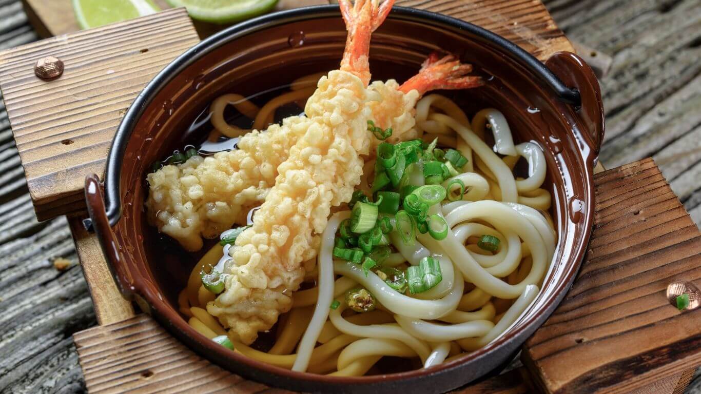 Udon con pesce