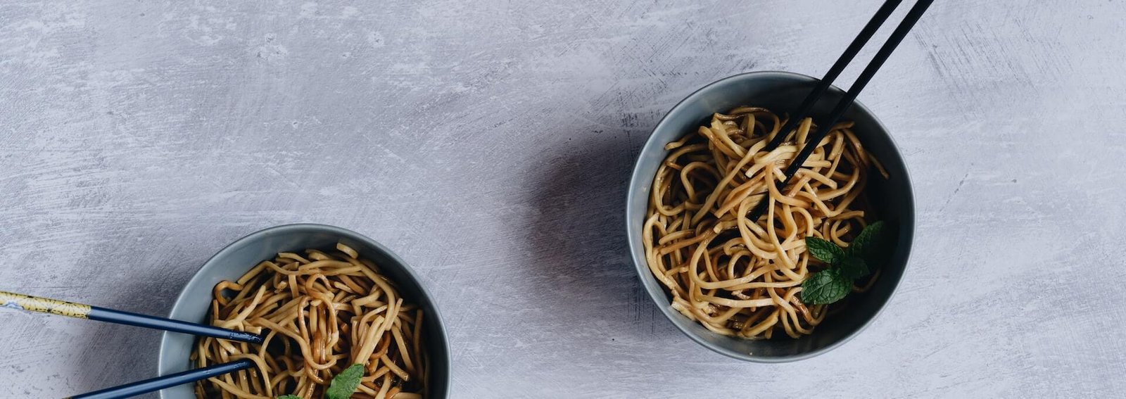 attrezzi per mangiare il ramen