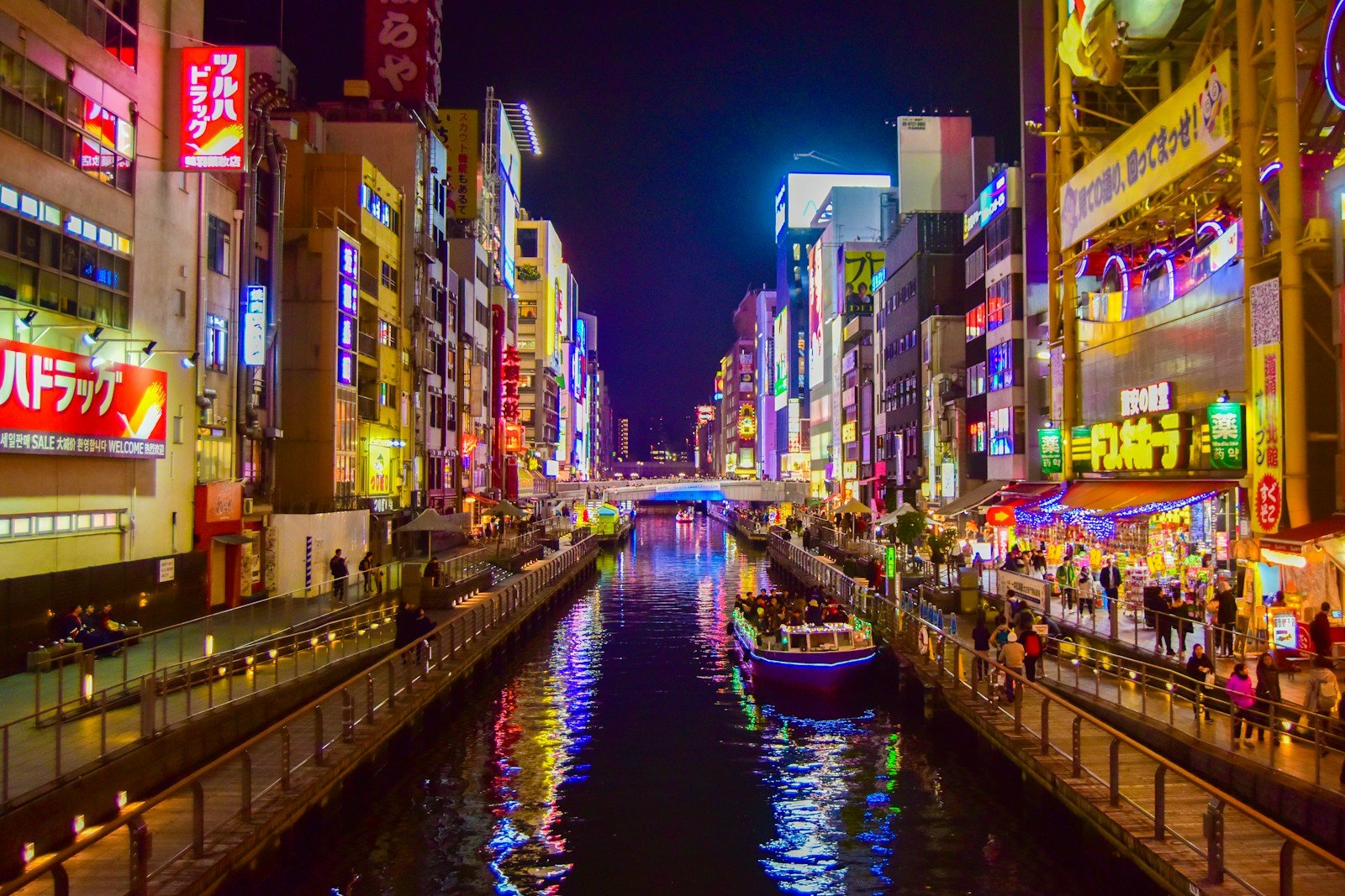 giappone 10 giorni Giappone in 10 giorni: itinerario per il primo viaggio (2026) Il canale di Dotonbori a Osaka di notte con le insegne luminose