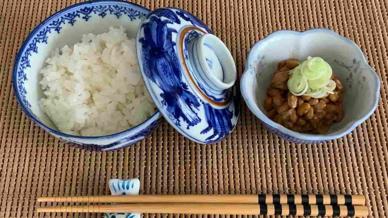 natto e bacchette