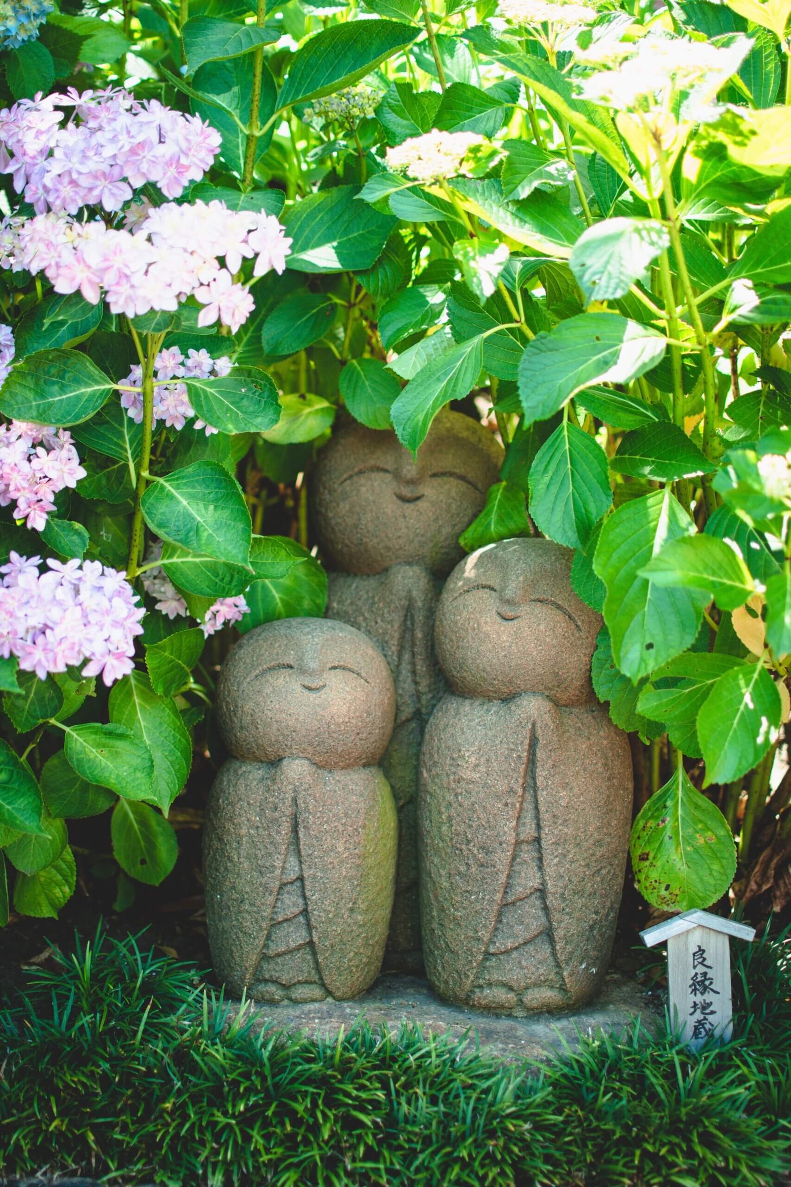Statue di Jizo sorridenti