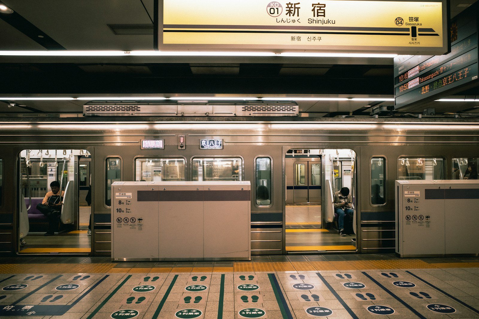 viaggio in giappone fai da te Organizzare un viaggio in Giappone fai da te: guida passo passo e consigli (2026) Tornelli e biglietteria in una stazione della metro di Tokyo